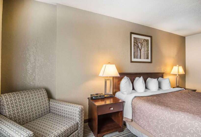 هتل Quality Inn & Suites Yorkton
