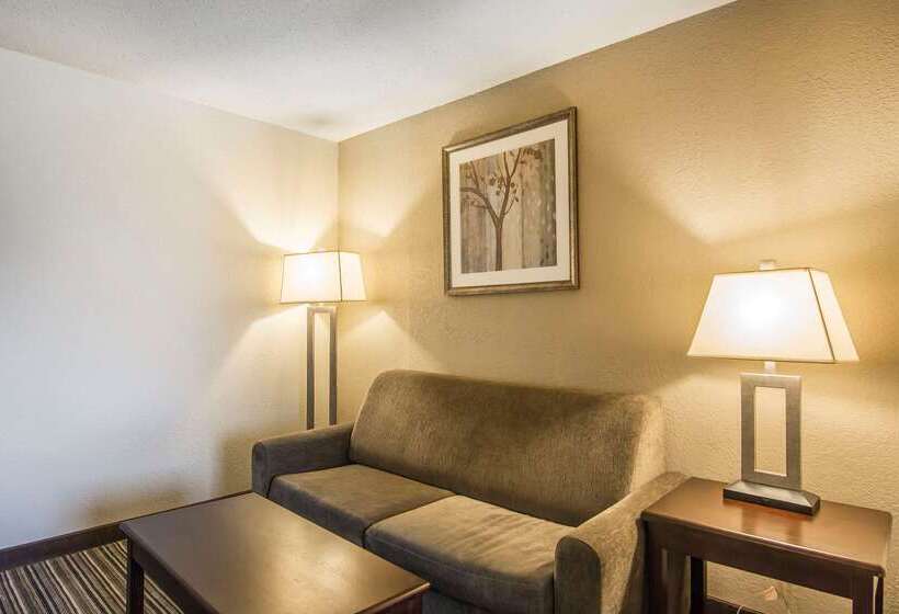 هتل Quality Inn & Suites Yorkton