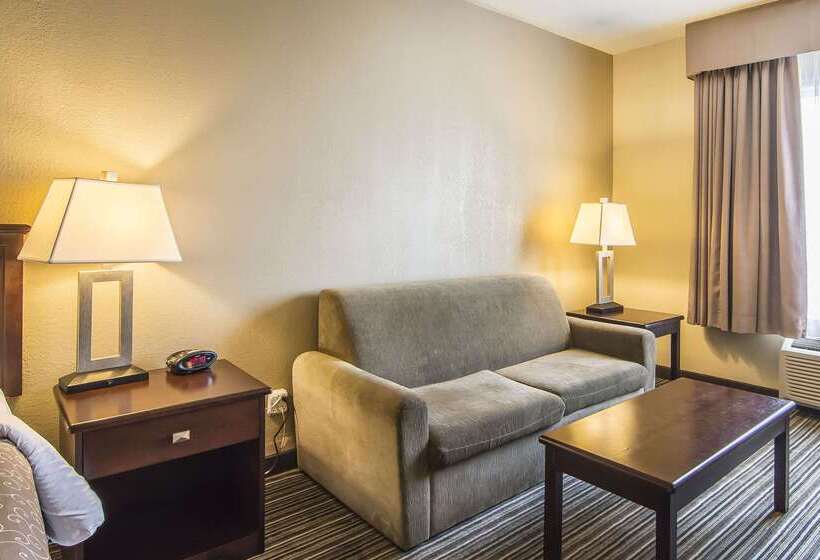 هتل Quality Inn & Suites Yorkton
