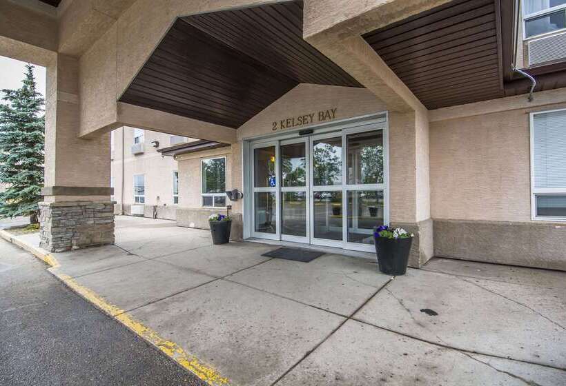 هتل Quality Inn & Suites Yorkton