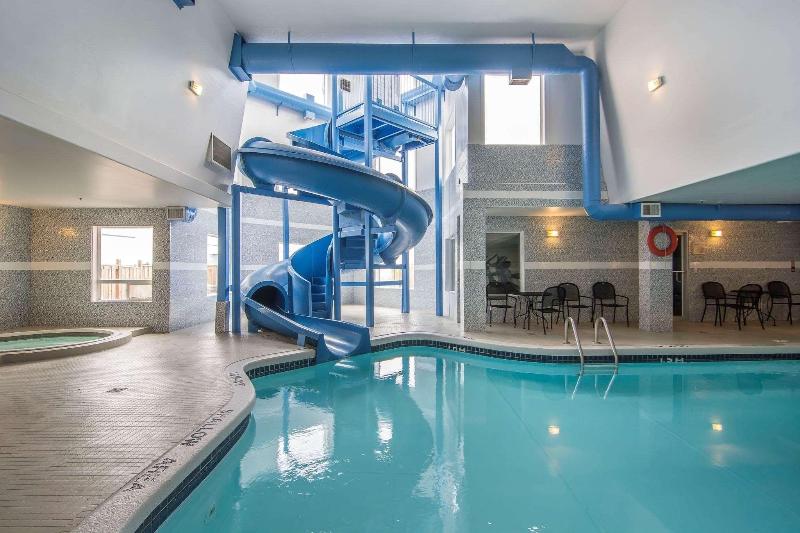 هتل Quality Inn & Suites Yorkton