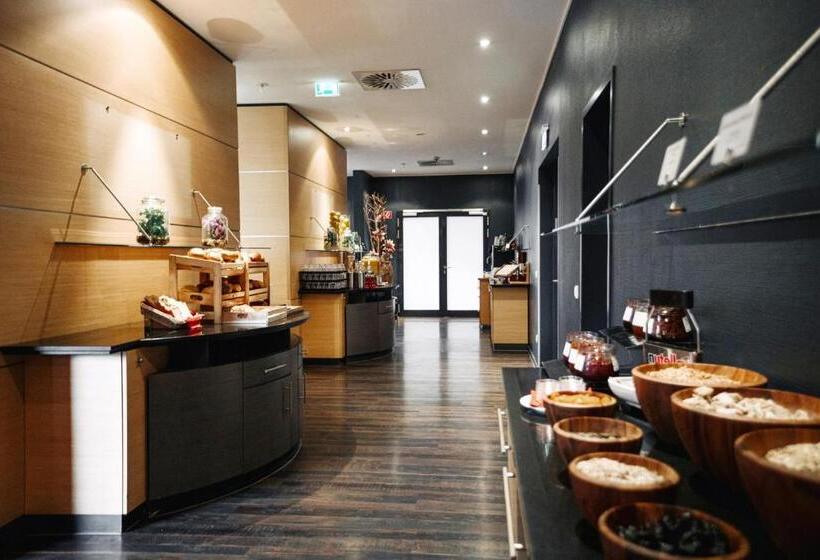 هتل Ramada By Wyndham Essen