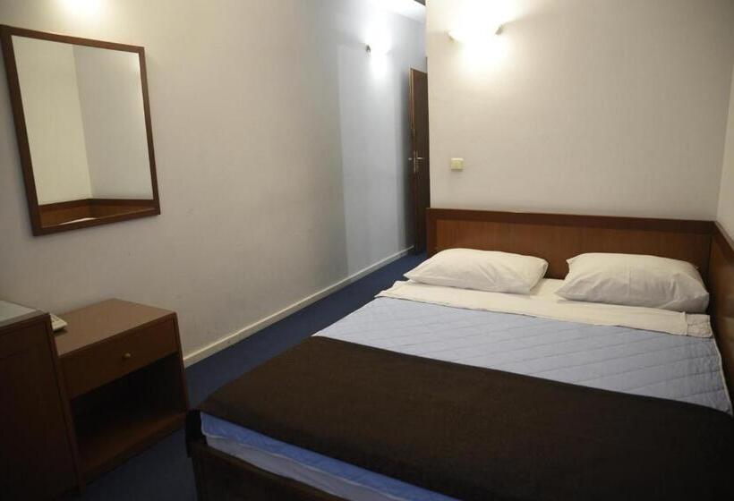 Fotos del hotel Saraj:  13 Fotos del hotel Saraj:  13