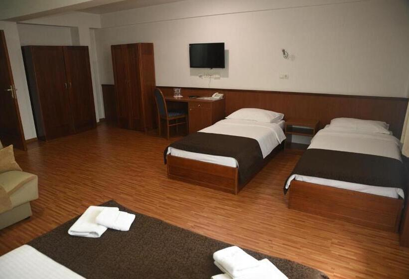 Fotos del hotel Saraj:  7 Fotos del hotel Saraj:  7
