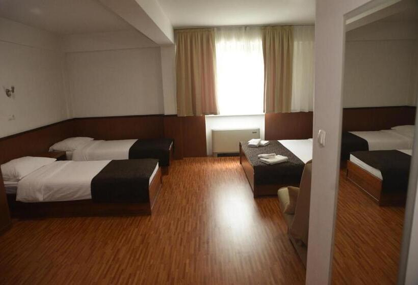 Fotos del hotel Saraj:  29 Fotos del hotel Saraj:  29