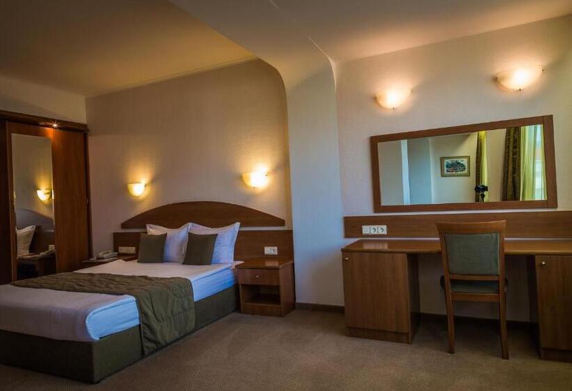 בית מלון כפרי Sevlievo Plaza