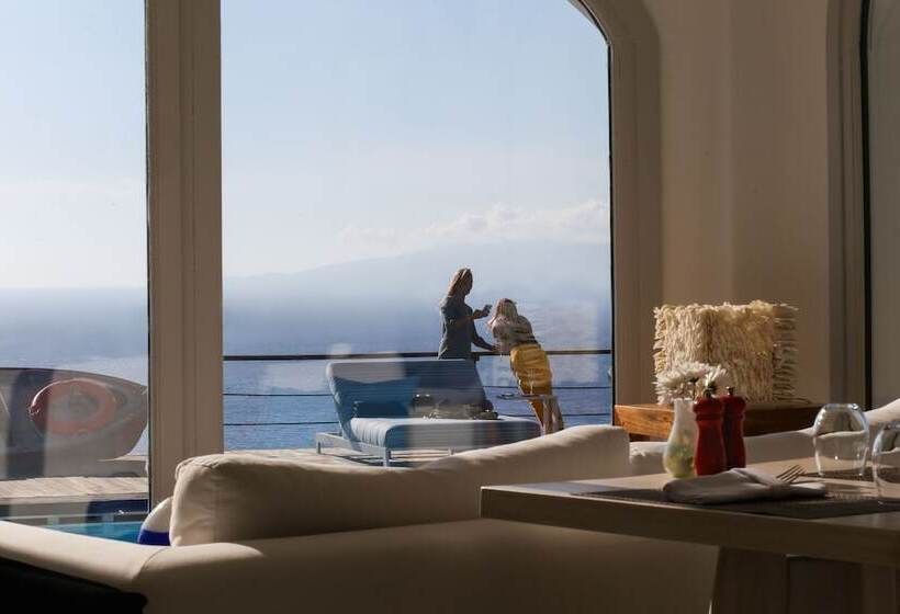 هتل Tharroe Of Mykonos Boutique