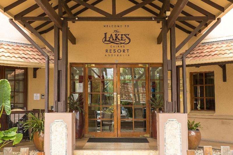 Отель The Lakes Resort Cairns