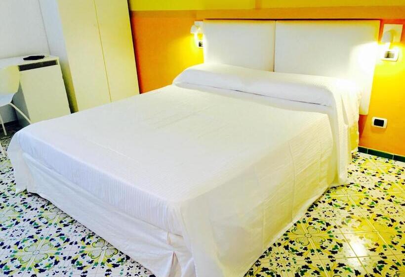 هتل Villa Felice Relais