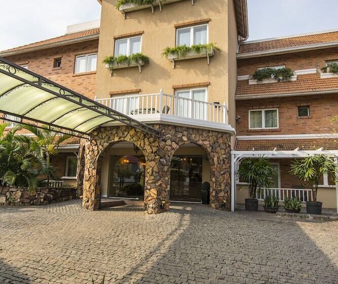 هتل Villa Morra Suites