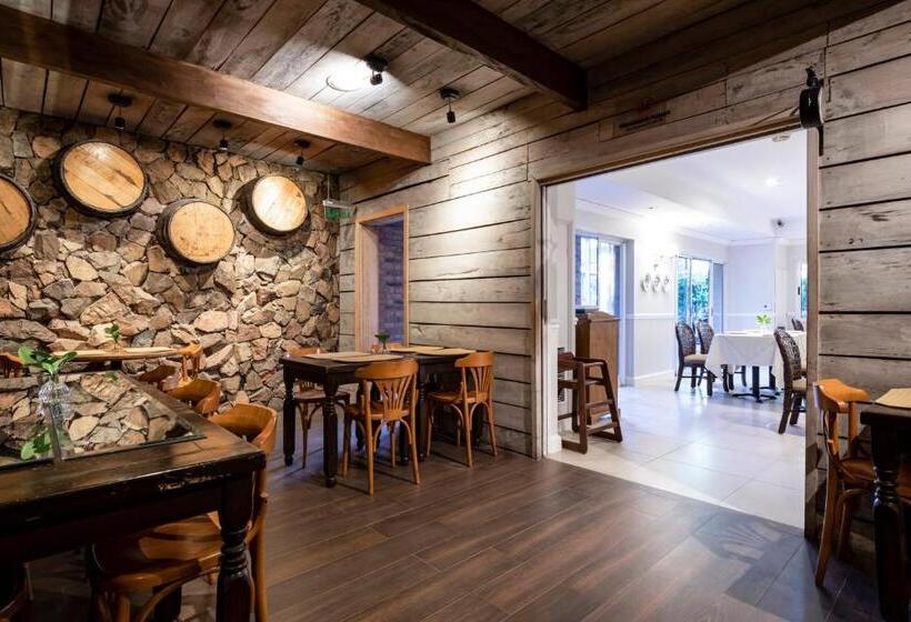 هتل Villa Morra Suites