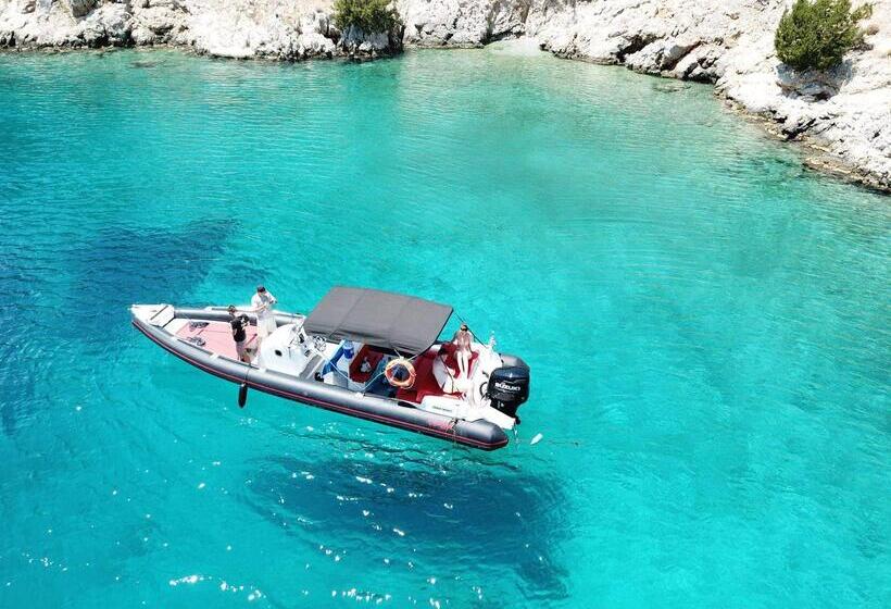 Neptune Luxury Resort