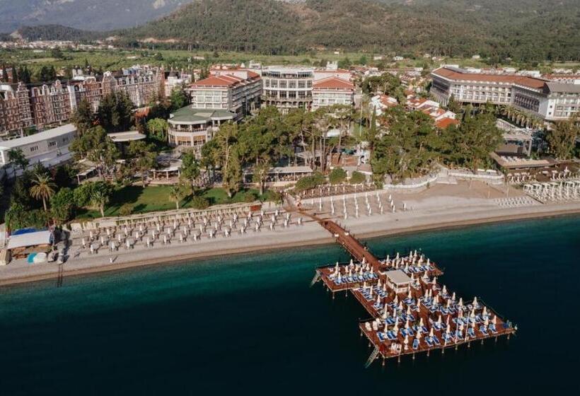 استراحتگاه Akra Kemer