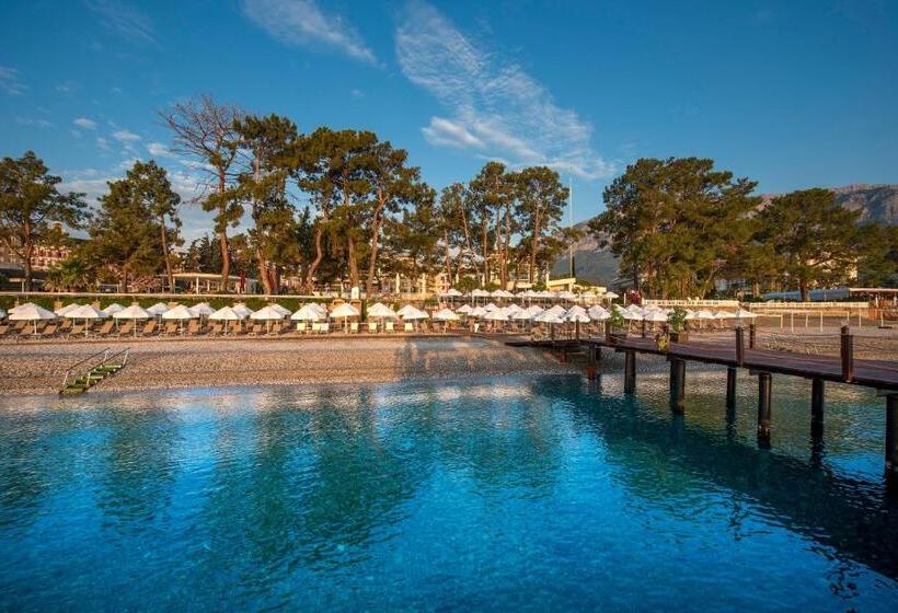 استراحتگاه Akra Kemer