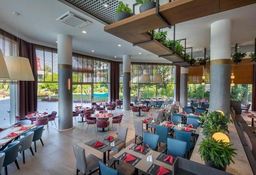 استراحتگاه Akra Kemer