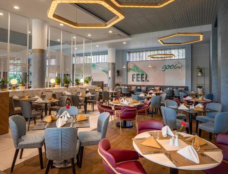 استراحتگاه Akra Kemer