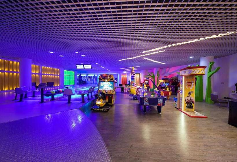 استراحتگاه Akra Kemer