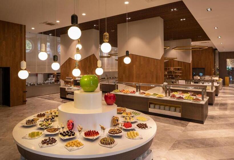 استراحتگاه Akra Kemer