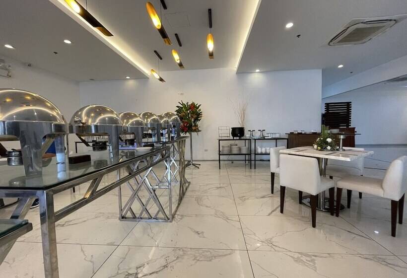 Fotos del hotel Golden Peak Hotel & Suites:  11