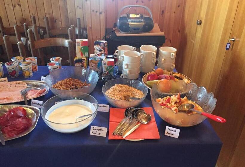 فندق صغير Gruppenhaus Im Walliser Alpstyle