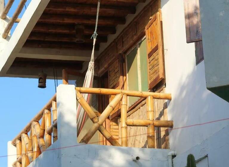 هاستل Hostal Puerto Engabao El Surf Shelter