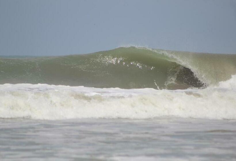 هاستل Hostal Puerto Engabao El Surf Shelter