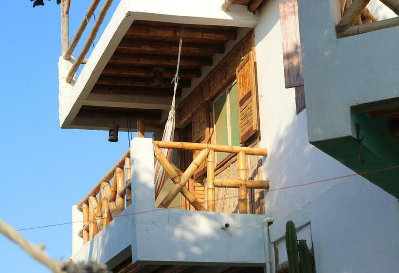 هاستل Hostal Puerto Engabao El Surf Shelter