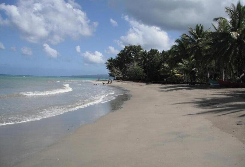 הוסטל Playa Paraiso En Magante
