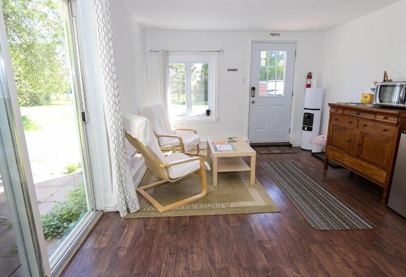 مبيت وإفطار Cedar Drive Inn