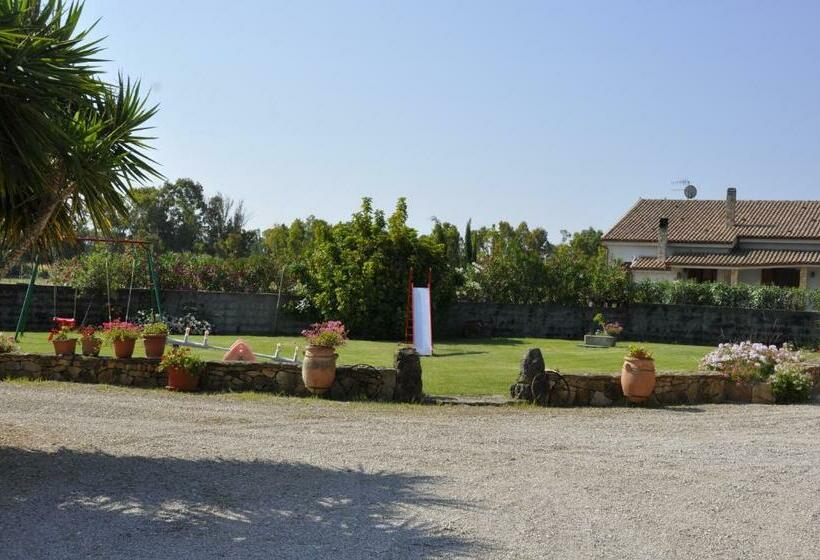 فندق Agriturismo Sechi