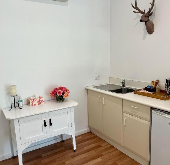 酒店 Birchwood Cottage