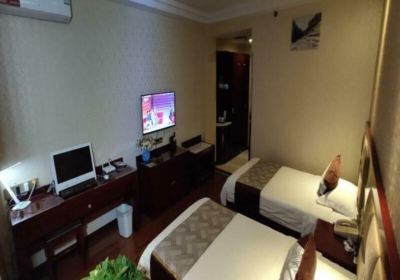 Отель Greentree Inn Gansu Jiuquan Guazhou Zhangzhi Park Express