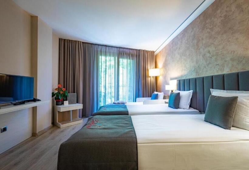 Отель & Relax Zone Cattleya