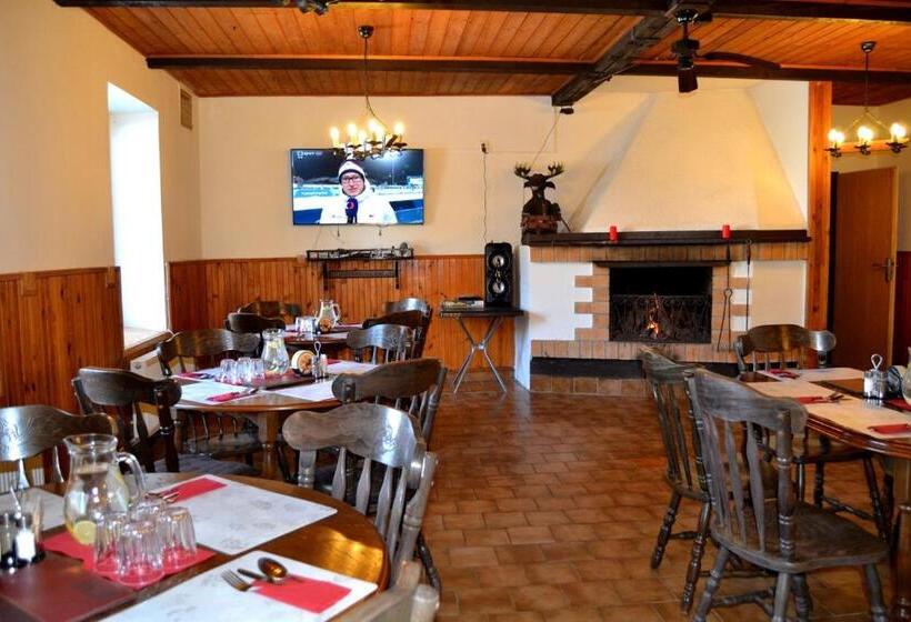Отель & Restaurant Adolfovský Dvůr