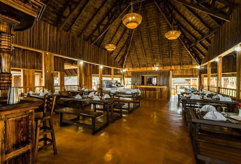 Maaha Beach Resort