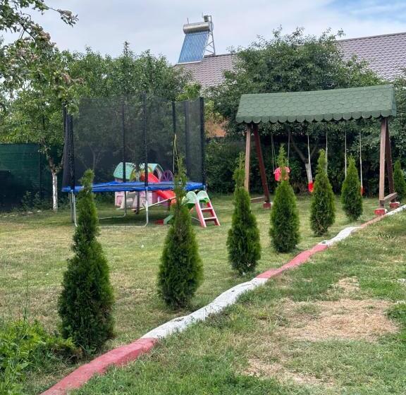 پانسیون Casa Cu Flori Corbu