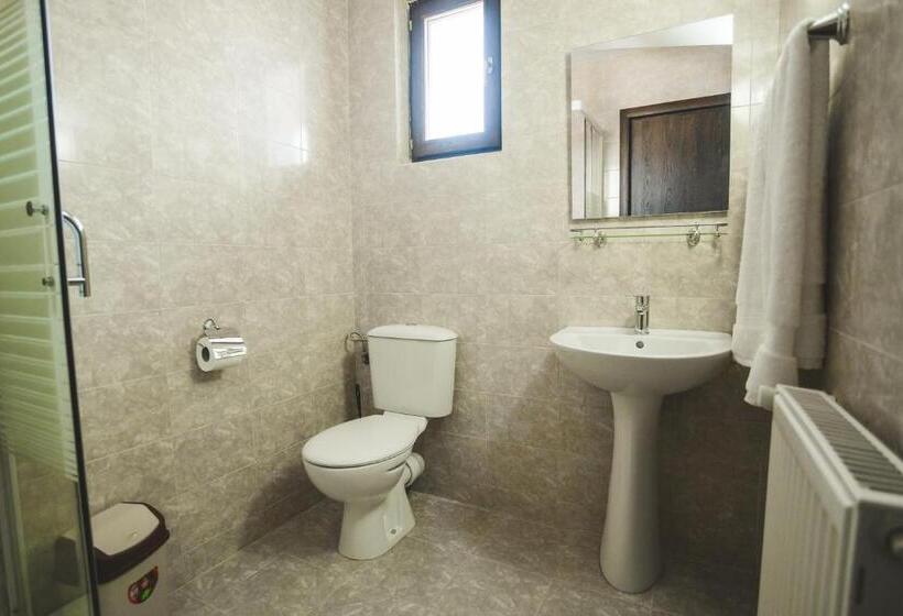 پانسیون Casa Cu Nuc