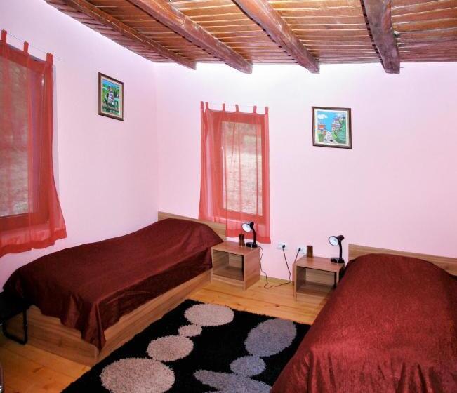 بنسيون Chuchi Guest House 1