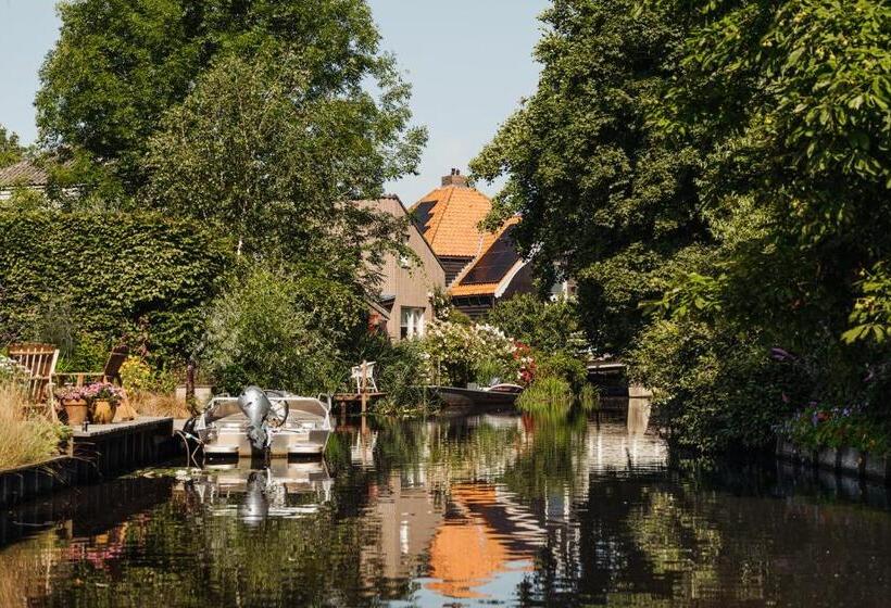 پانسیون Inn On The Lake