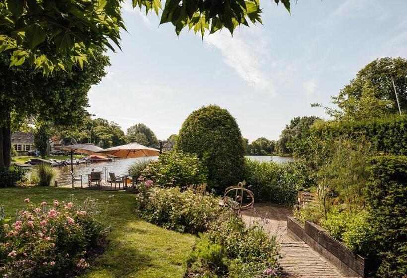 پانسیون Inn On The Lake