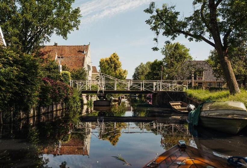 پانسیون Inn On The Lake