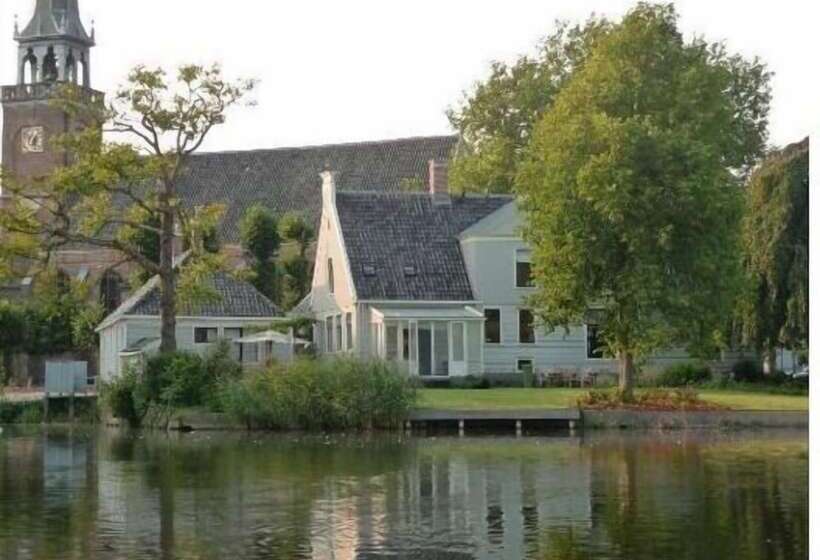 پانسیون Inn On The Lake