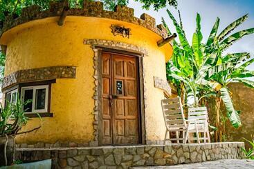 پانسیون Kokrobite Gardens Restaurant And Guest House