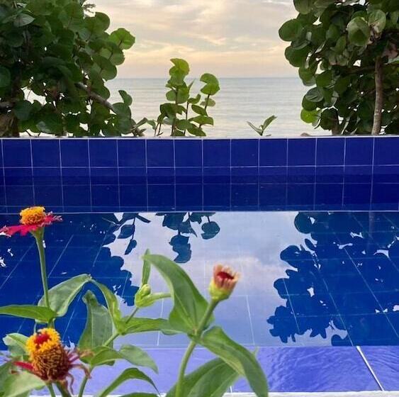 پانسیون Playa Kai Glamping