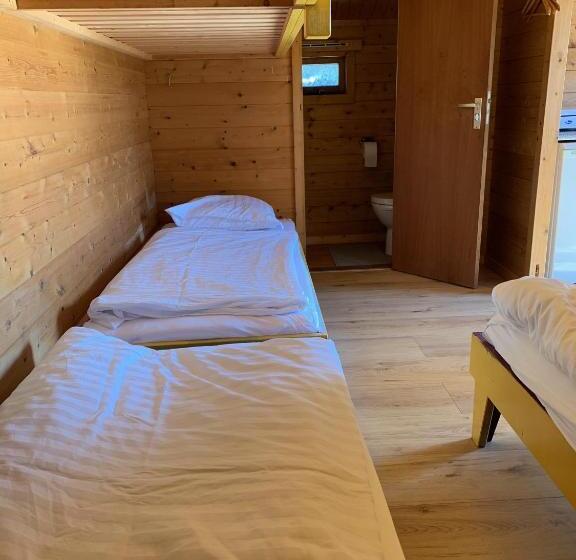 ペンション The Bee   Trekkershuts & Apartment