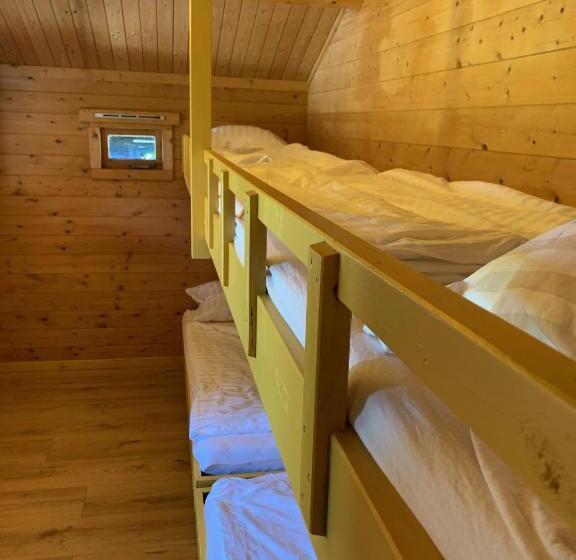 ペンション The Bee   Trekkershuts & Apartment
