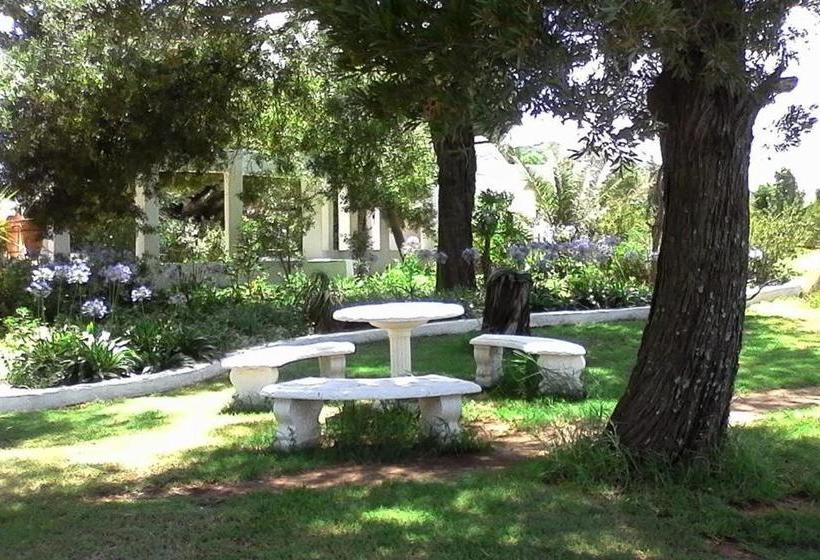 פנסיון Warembo Lodge
