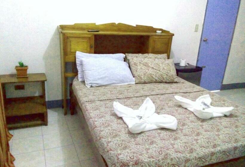 אתר נופש Gazebo Pools And Restaurant