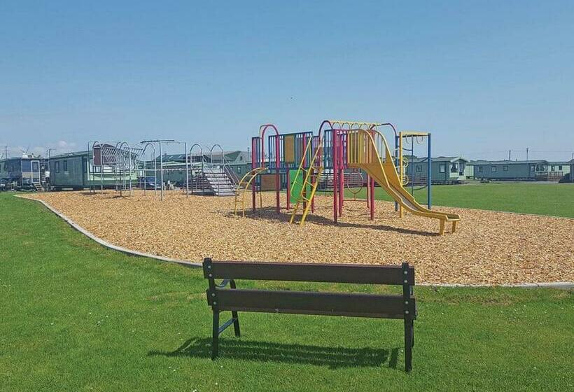 منتجع Whitecairn Holiday Park