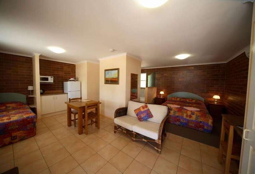 Rubyvale Motel & Holiday Units   An Adults Only Getaway